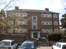 2 bedroom Flat to re...